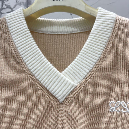 LOEWE 26S V-NECK KNITTED SWEATER 554