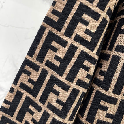 FENDI 26S V-NECK KNIT CARDIGAN 562