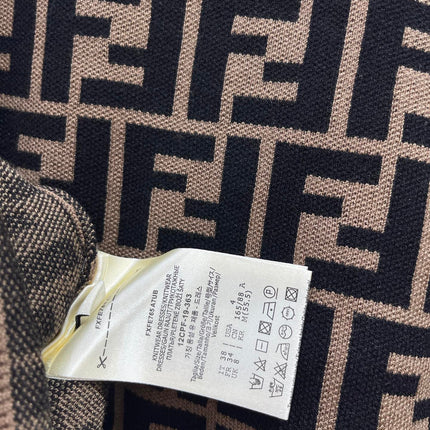 FENDI 26S V-NECK KNIT CARDIGAN 562