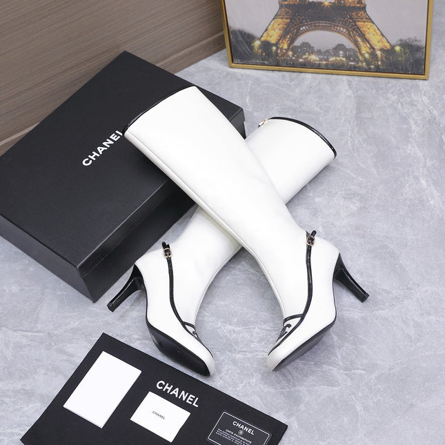 CHANEL 26S KNEE HIGH BOOTS 80 MM IN WHITE CALFSKIN WITH BLACK PATENT LEATHER TRIM AND CC LOGO ON TOE CAP
