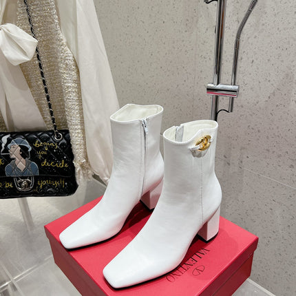 VLOGO SIGNATURE WHITE CALFSKIN ANKLE BOOT 75 MM