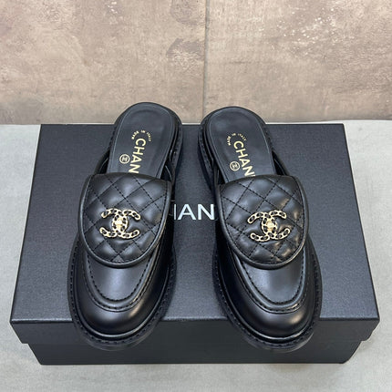 CHANEL 26S MULE LOAFERS IN BLACK QUILTED CALFSKIN WITH CC LOGO