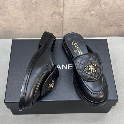 CHANEL 26S MULE LOAFERS IN BLACK QUILTED CALFSKIN WITH CC LOGO