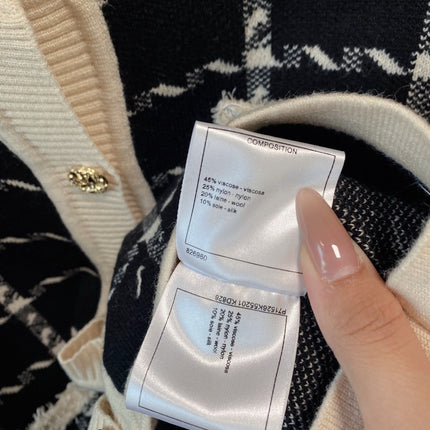 CHANEL 26S CARDIGAN JACKET 652