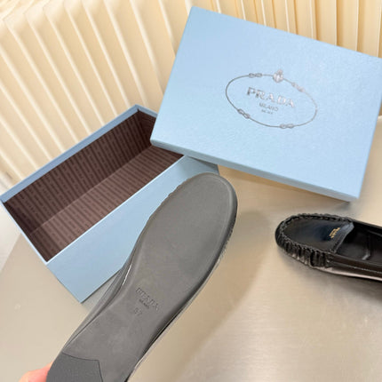 PRADA 26S CLASSIC LOAFERS IN BLACK LAMBSKIN