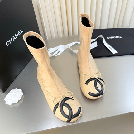 CHANEL 26S ANKLE BOOTS IN BEIGE CALFSKIN AND SUEDE SQUARE TOE