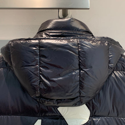 MONCLER 25S SLEEVELESS JACKET 372