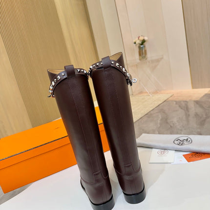 HM 25S KNEE-HIGH FLAT BOOTS IN DARK BROWN LAMBSKIN WITH SILVER HARDWARE