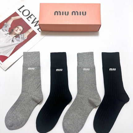 MIUMIU 26S CREW SOCKS 405375 (1 BOX)