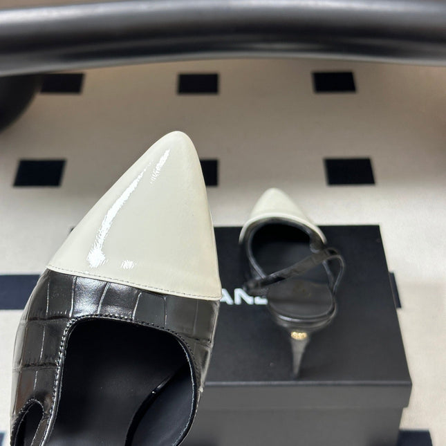 CHANEL 26S POINTED TOE HIGH HEEL SLINGBACKS 85 MM IN IN WHITE LAMBSKIN AND BLACK FABRIC