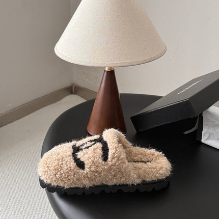 CHANEL 26S SLIDE SANDALS IN BEIGE SHEARLING UPPER AND LINING WITH BLACK CC LOGO