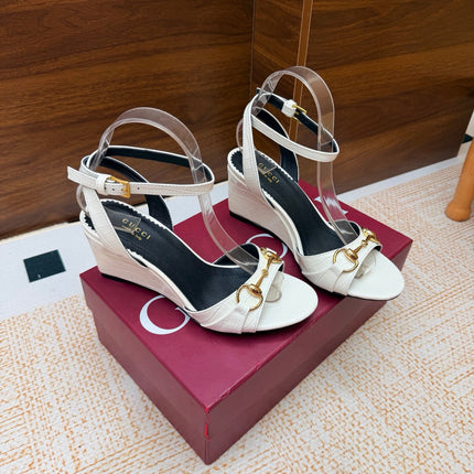 GUCCI 26S WEDGE SANDALS 80 MM IN WHITE CROCODILE EMBOSSED LEATHER