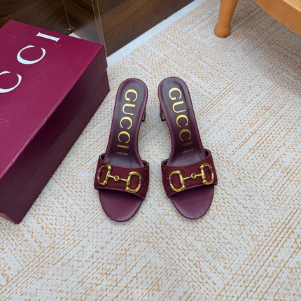 GUCCI 26S HORSEBIT HEEL SANDALS 85 MM IN DARK RED GG CANVAS