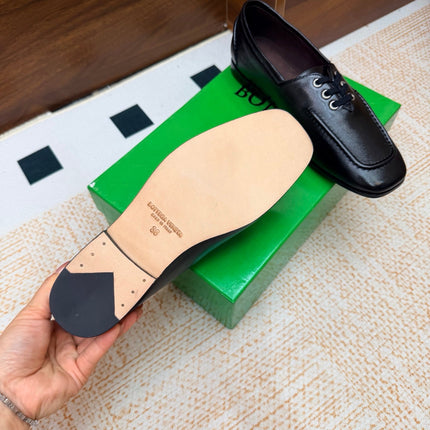 BOTTEGA VENETA 26S LACE-UP LOAFERS IN BLACK LAMBSKIN