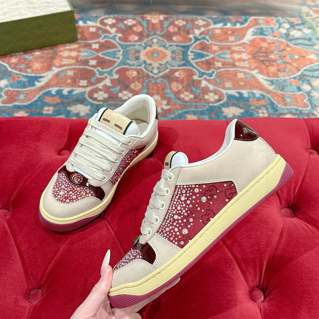 GUCCI 26S SCREENER SNEAKER IN BEIGE SUEDE MIX DARK RED CANVAS