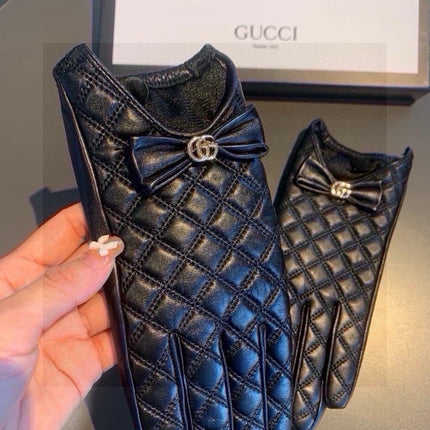 TOUCHSCREEN GLOVES WITH BOW IN BLACK LAMBSKIN 467968