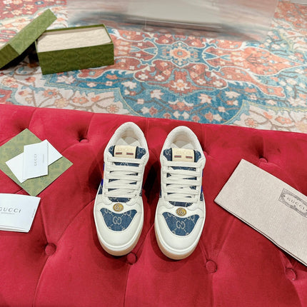 GUCCI 26S SCREENER SNEAKER IN WHITE LEATHER AND BLUE DENIM