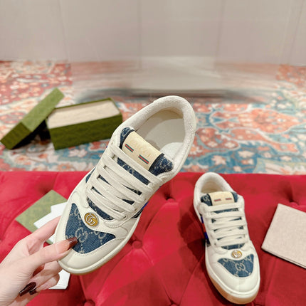 GUCCI 26S SCREENER SNEAKER IN WHITE LEATHER AND BLUE DENIM
