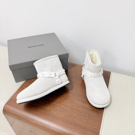 BALENCIAGA 25S ALASKA ANKLE BOOTS IN WHITE SUEDE AND LAMBSKIN