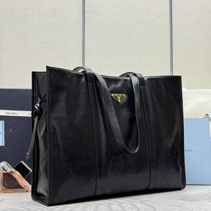 TOTE BAG 39 IN BLACK SMOOTH CALFSKIN