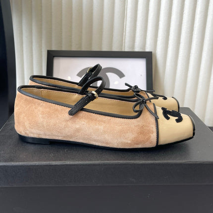 CHANEL 26S SQUARE TOE MARY JANE BALLET FLATS IN BEIGE SUEDE AND BEIGE PATENT CALFSKIN