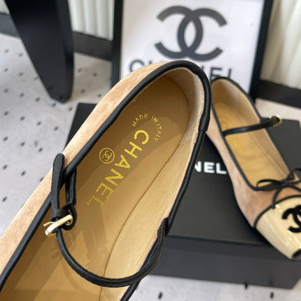CHANEL 26S SQUARE TOE MARY JANE BALLET FLATS IN BEIGE SUEDE AND BEIGE PATENT CALFSKIN