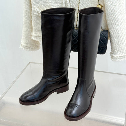 CHANEL 26S KNEE HIGH BOOTS 45MM IN DARK BROWN SMOOTH CALFSKIN WITH CC LOGO CAP TOE