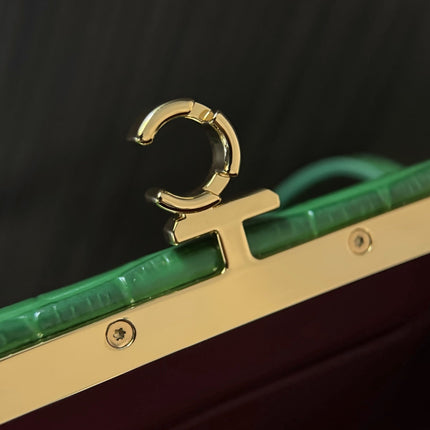 CHANEL 26S SHOULDER BAG 28 IN GREEN CROC-EMBOSSED CALFSKIN