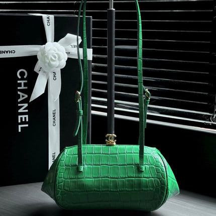 CHANEL 26S SHOULDER BAG 28 IN GREEN CROC-EMBOSSED CALFSKIN