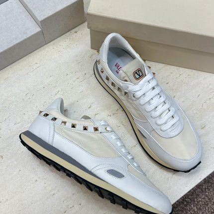 VALENTINO 26S ROCKRUNNER SNEAKERS IN WHITE CALFSKIN AND BEIGE FABRIC