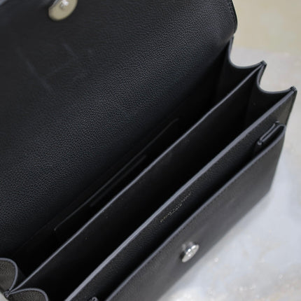 YSL 25S SUNSET MEDIUM 22 IN BLACK GRAINED CALFSKIN SILVER HARDWARE