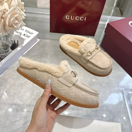 GUCCI 26S MULES IN LIGHT BEIGE SUEDE GG LOGO PATTERN