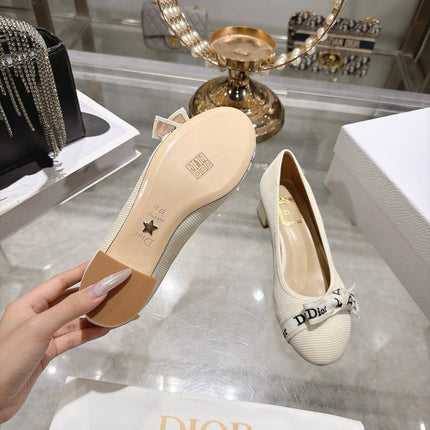 DIOR 26S BLOCK HEEL PUMPS 35MM IN IVORY WHITE MESH FABRIC WITH FRONT BOW