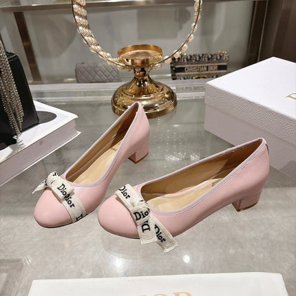 DIOR 26S BLOCK HEEL PUMPS 35MM IN LIGHT PINK CALFSKIN WITH FRONT BOW