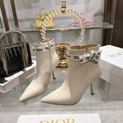 DIOR 26S STILETTO HEEL BOOTS 80MM IN IVORY WHITE CALFSKIN WITH ANKLE BOW