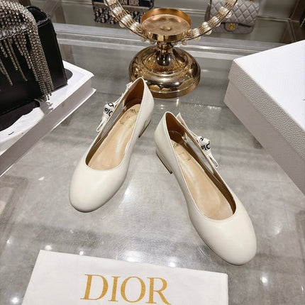 DIOR 26S LOW HEEL PUMPS 30MM IN IVORY WHITE CALFSKIN WITH BOW