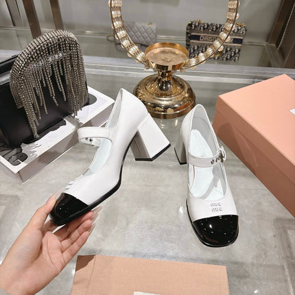 MIUMIU 26S MARY JANE BLOCK HEEL 75MM IN WHITE PATENT CALFSKIN AND BLACK PATENT CALFSKIN CAP TOE