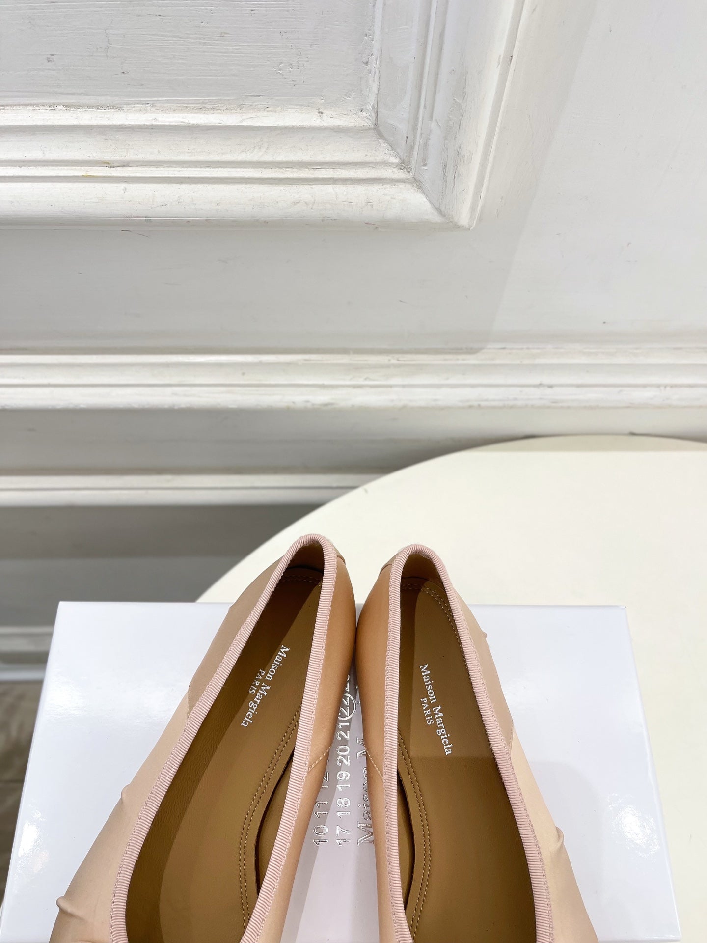 26S SPLIT-TOE BALLET FLATS IN NUDE PINK SILK