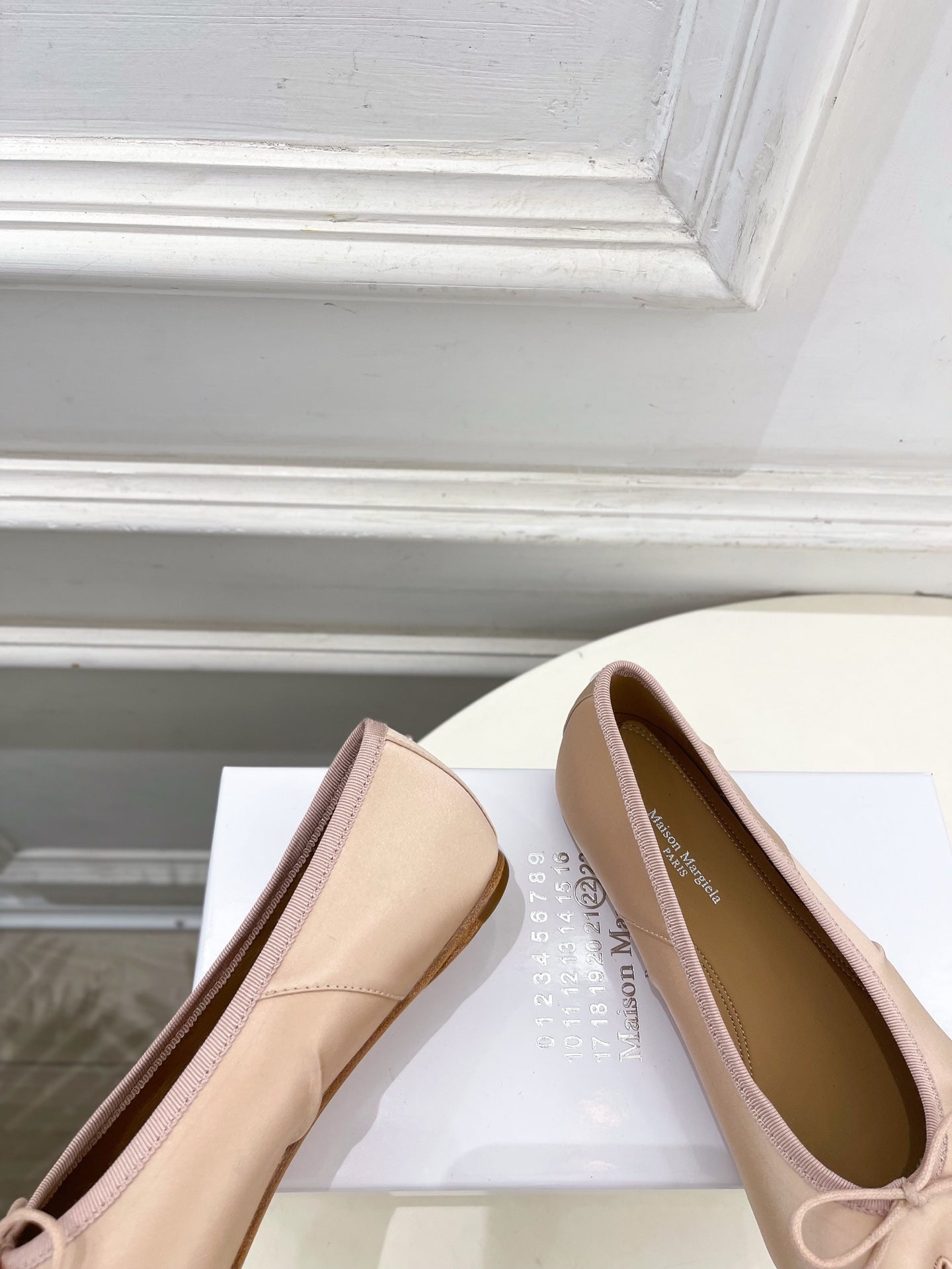 26S SPLIT-TOE BALLET FLATS IN NUDE PINK SILK