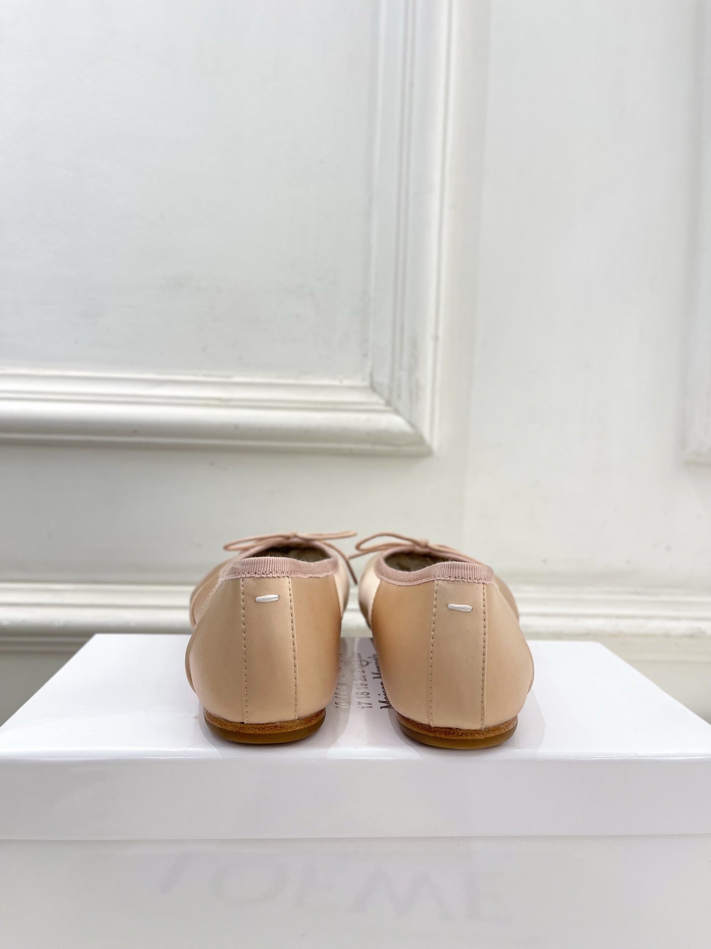 26S SPLIT-TOE BALLET FLATS IN NUDE PINK SILK
