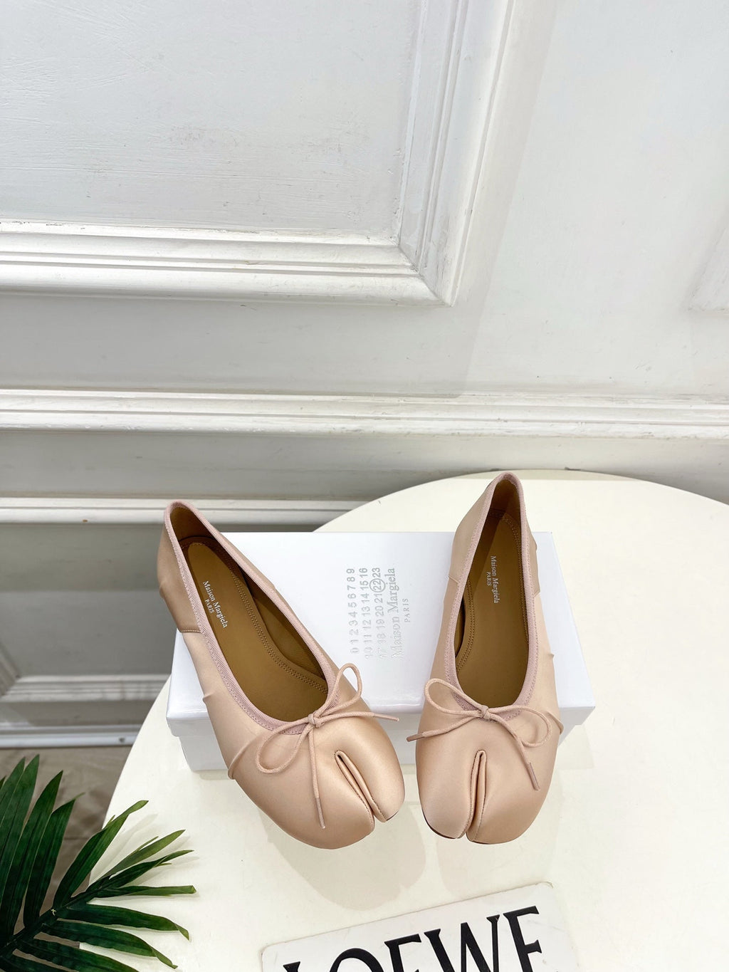 26S SPLIT-TOE BALLET FLATS IN NUDE PINK SILK