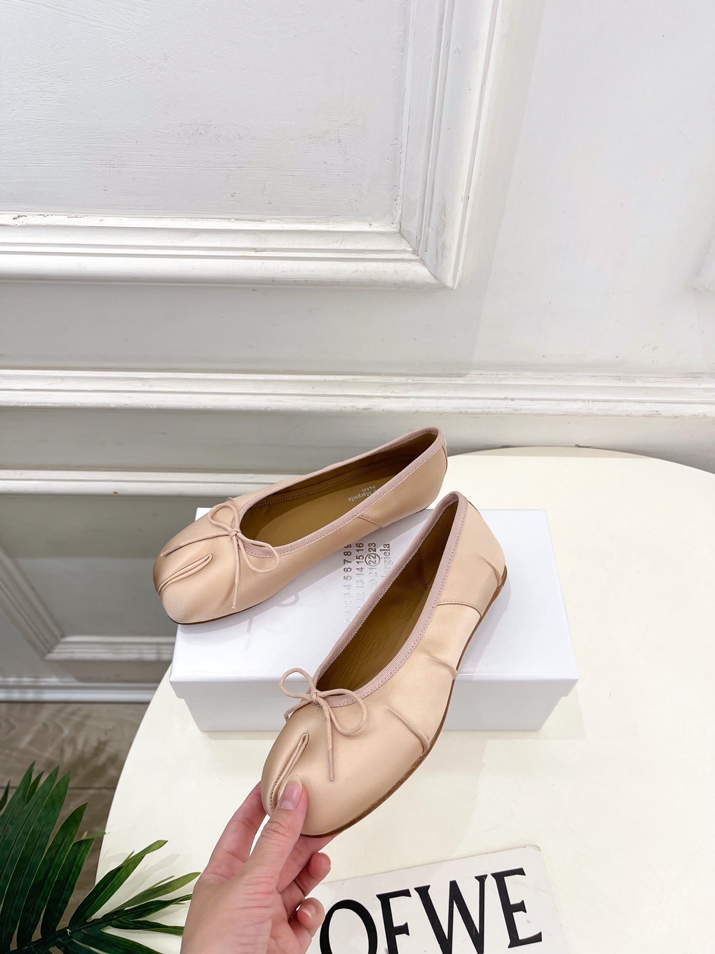 26S SPLIT-TOE BALLET FLATS IN NUDE PINK SILK