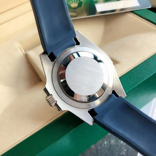 SUBMARINER DATE 41 BLUE BEZEL RUBBER STRAP